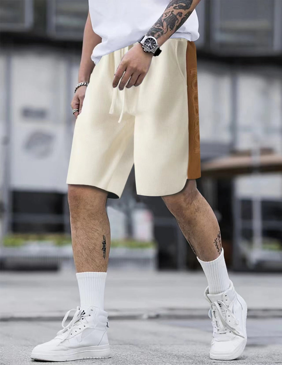 Men's sports shorts with a richly detailed structure and an innovative side pocket Lune London