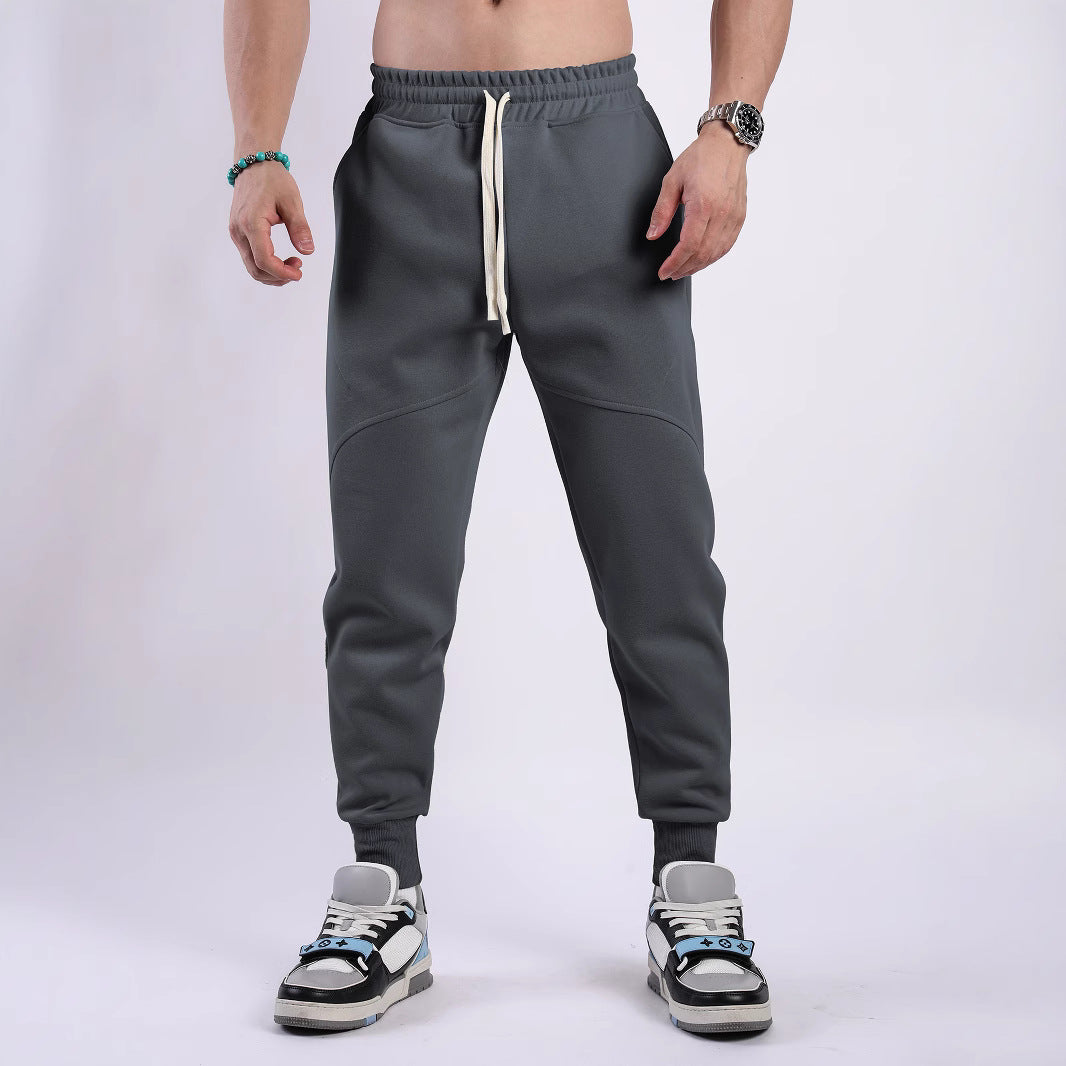 Comfortable jogging pants for men with elastic waistband and side pockets Lune London