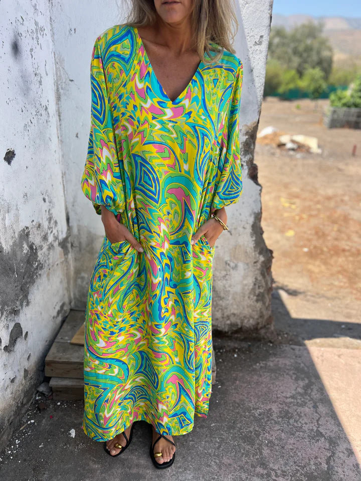 Maxi dress with V-neckline for women with side pockets and relaxed fit Lune London