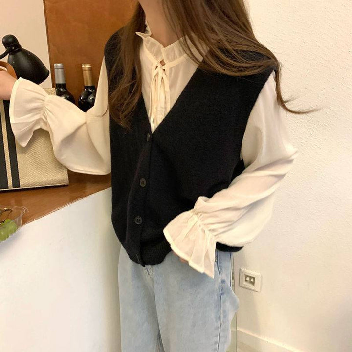 Gilet en tricot pour femmes avec un élégant col en V et fermeture à boutons Chic & Stil