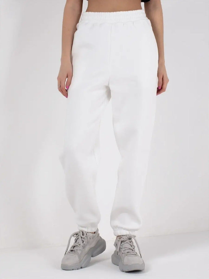 Casual women's jogging pants with elastic waist and edges Lune London