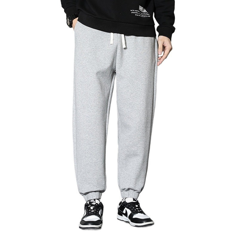 Casual sweatpants for men with elastic waistband and side pockets Lune London