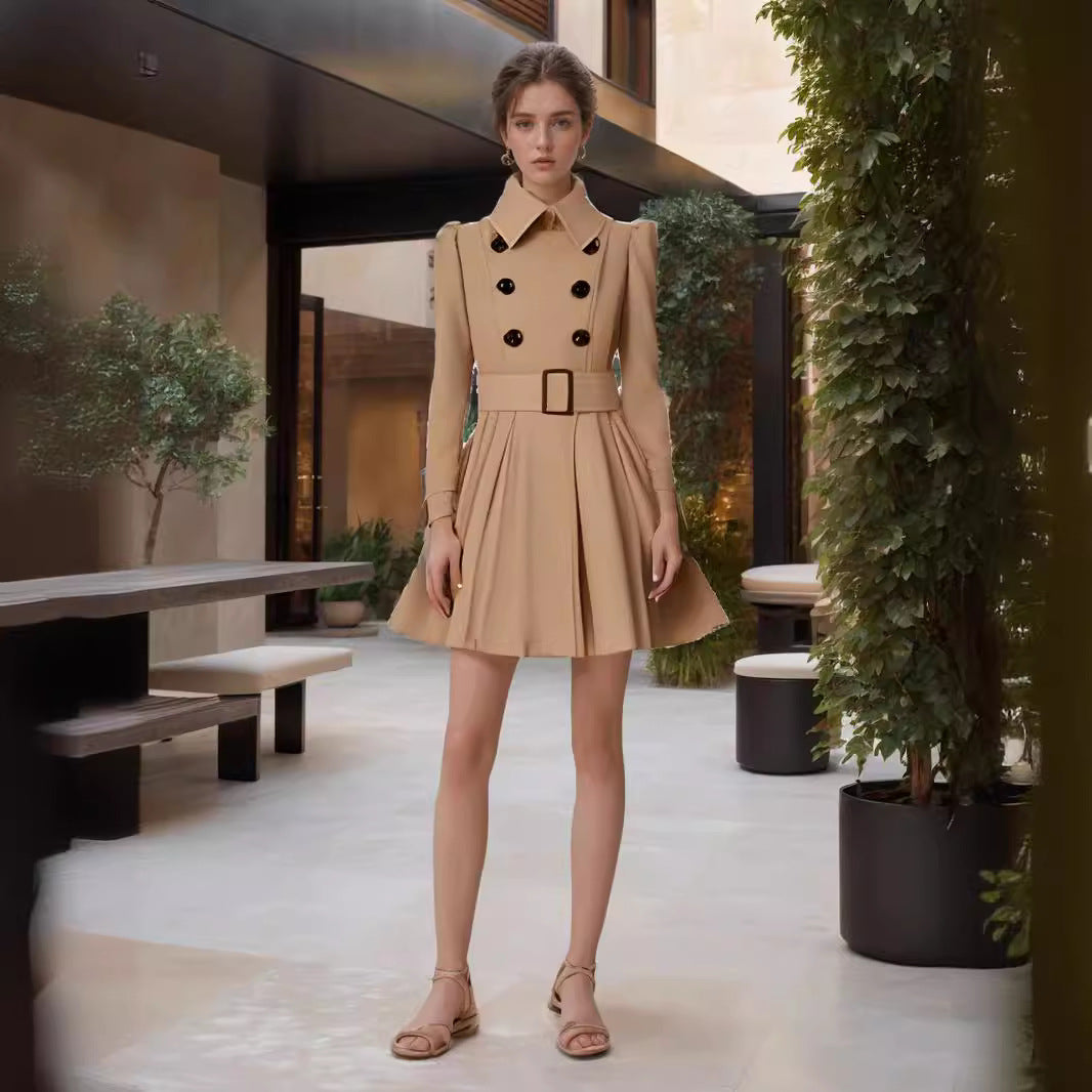 Elegant trench coat for women with flared cut and French collar Lune London
