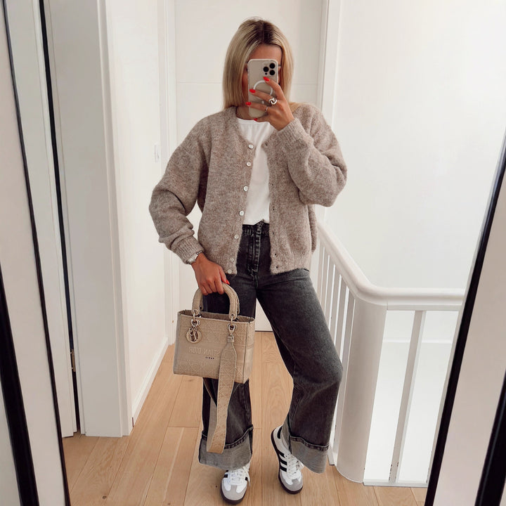 Veste en tricot décontractée pour dames avec texture fine et boutons Chic & Stil