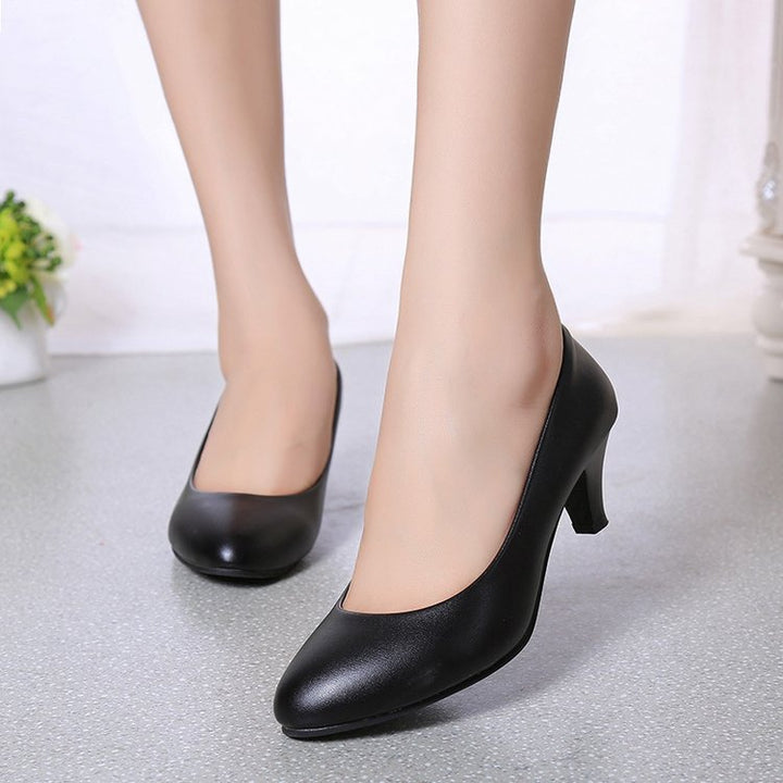Women Elegant and Timeless Pumps Lune London