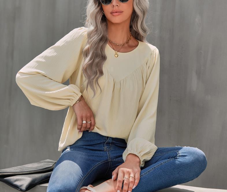 Casual blouse for women with flared sleeves and a fine ribbed texture Lune London