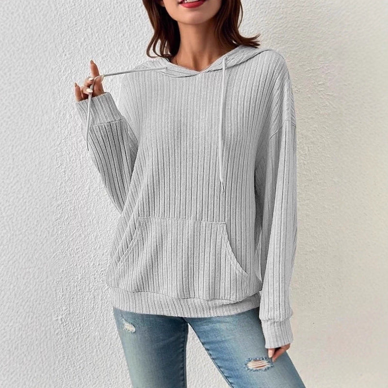 Casual hooded sweatshirt for women with fine ribbed knit and kangaroo pocket Lune London