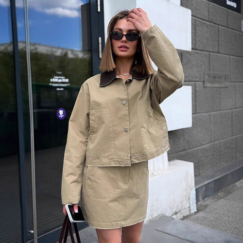Cropped utility jacket for women with modern design and practical pockets Lune London