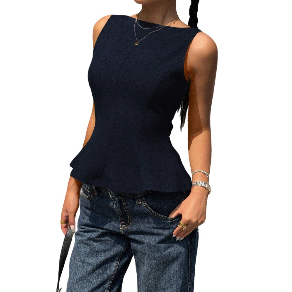 Top féminin raffiné avec ourlet peplum et design sans manches Chic & Stil