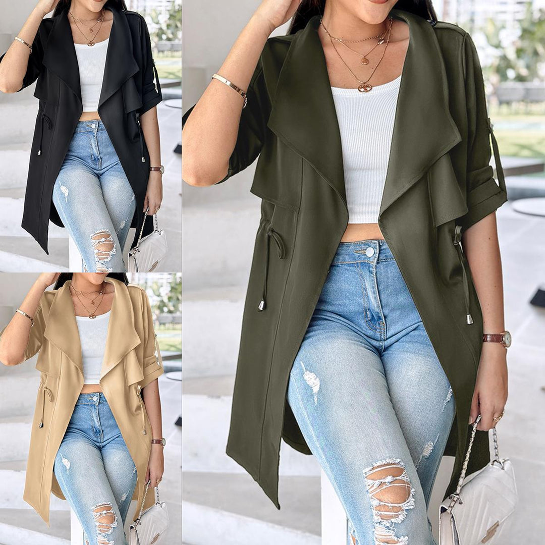 Fashion trench coat for women with a relaxed fit and practical pockets Lune London