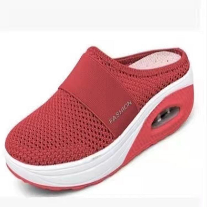 Comfortable wellness clogs for women with breathable upper material and cushioning sole Lune London