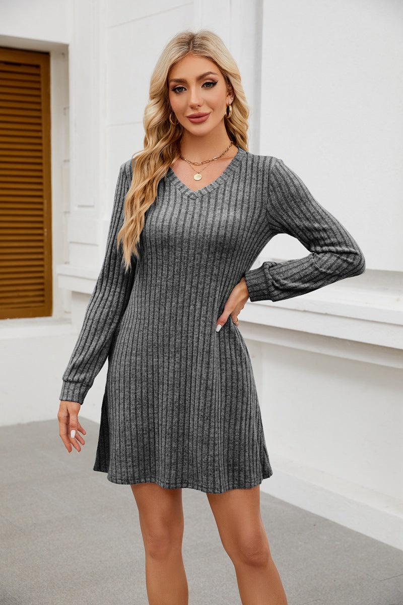 Fitted knit dress for women with V-neck and fine ribbed finish Lune London