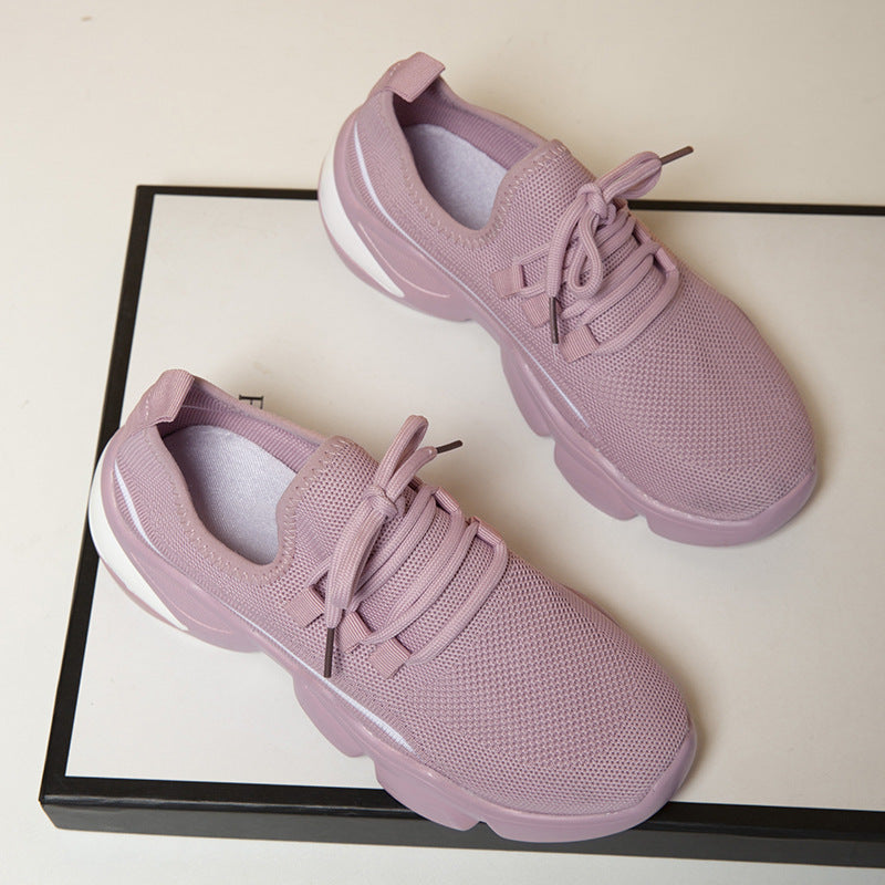 Breathable women's sneakers with cushioning sole and elastic upper Lune London