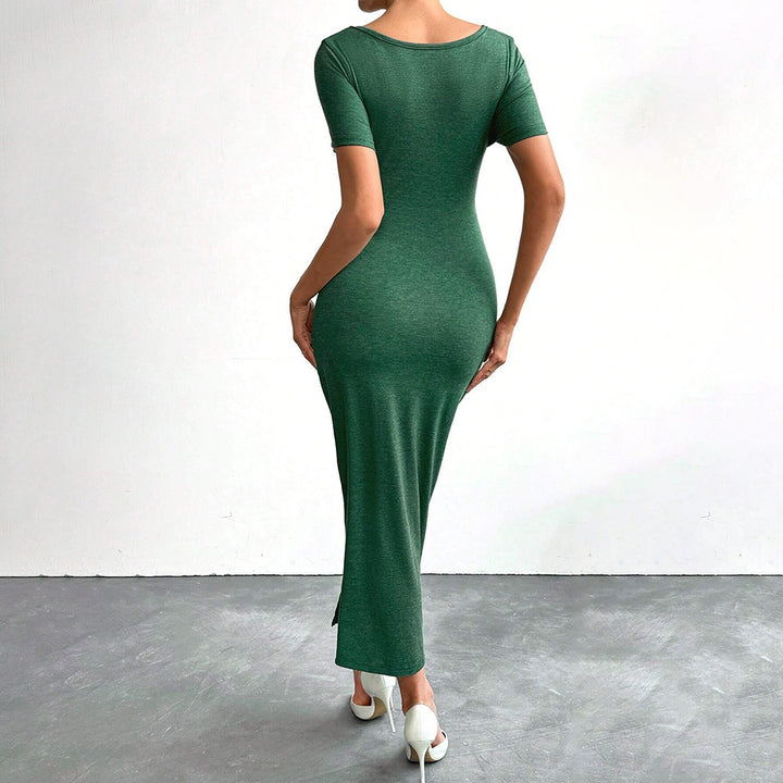 Robe portefeuille ajustée pour femmes avec fente sur le côté et détails en volants Chic & Stil