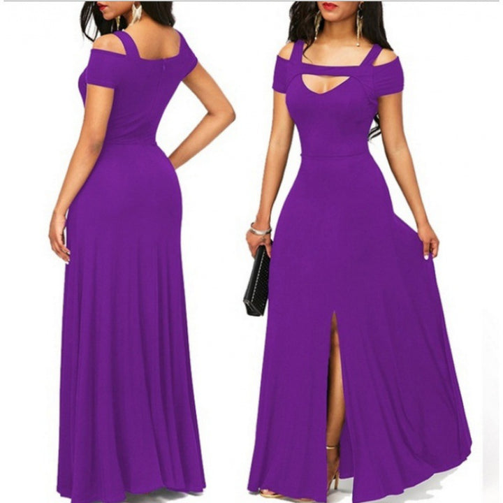 Robe maxi femme avec design dénudé des épaules et fente élégante Chic & Stil