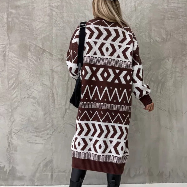 Cardigan en tricot épais pour femmes avec des motifs folkloriques et une coupe décontractée Chic & Stil