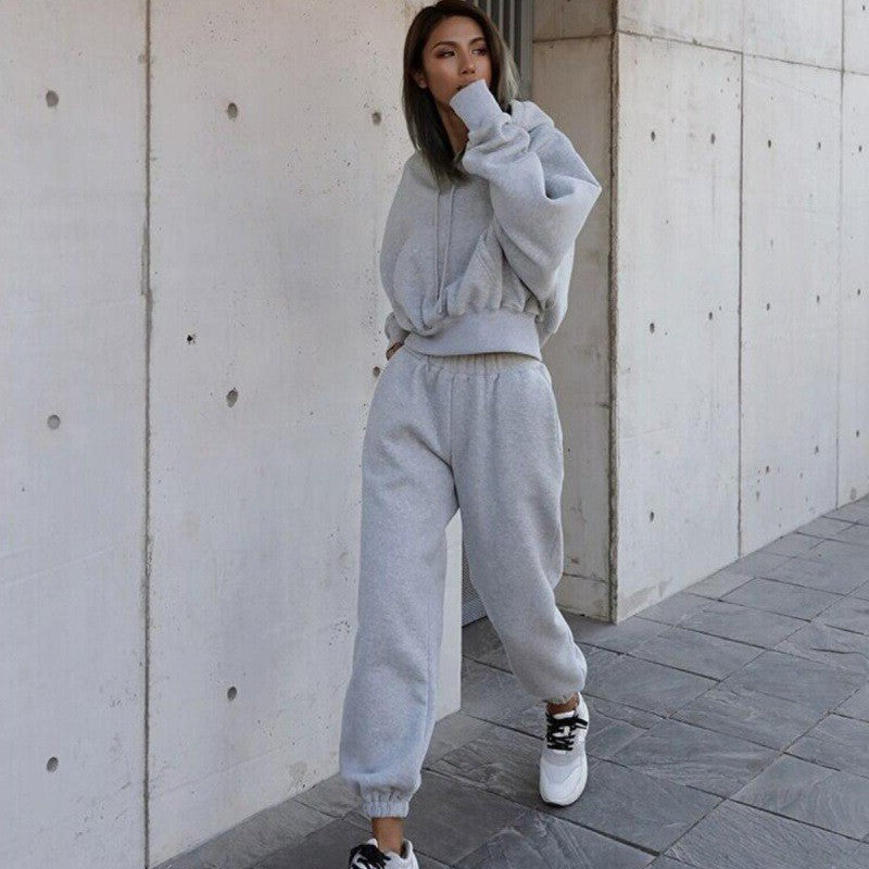 Women Comfortable Hooded Sweater with Relaxed Fit and Practical Pockets Lune London
