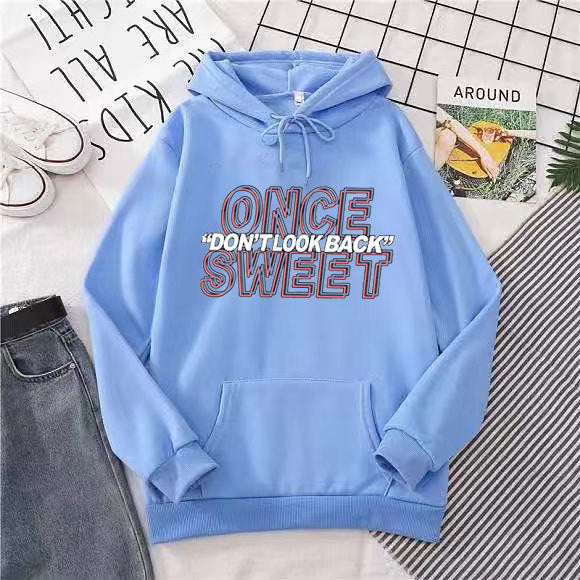 Women's hooded sweatshirt with modern design and comfortable fit Chic & Stil