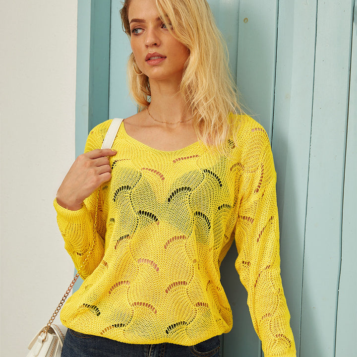 Loose knit sweater for women with V-neck and openwork pattern Lune London