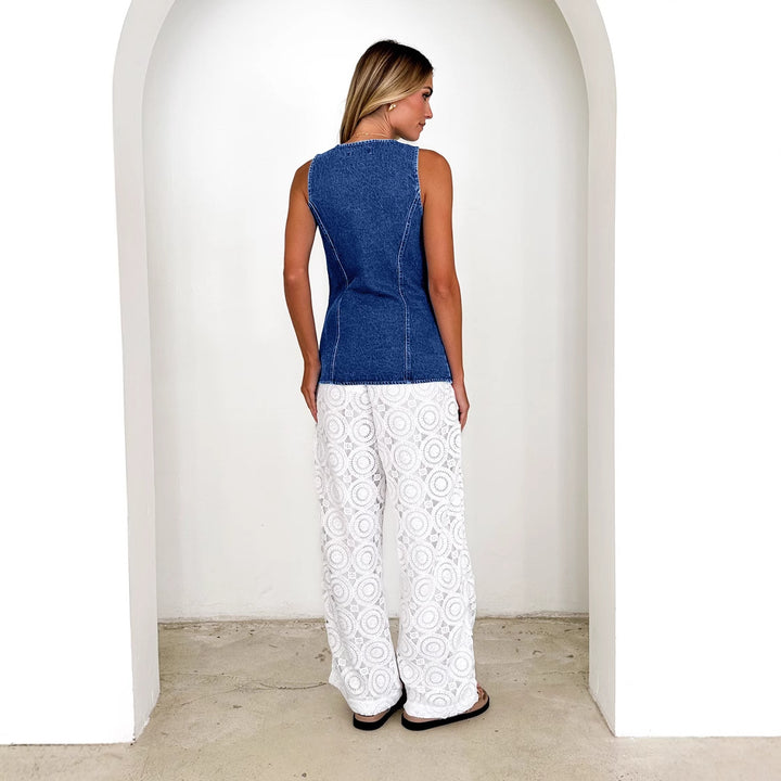 Denim vest for women with fitted cut and button details Chic & Stil