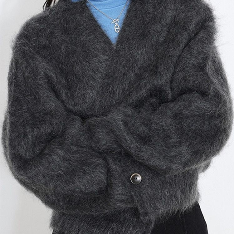 Elegant knitted jacket for women with a modern fit and high collar Lune London
