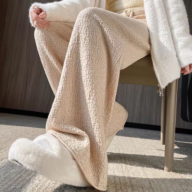 Comfortable lounge pants for women with an elegant cut Lune London