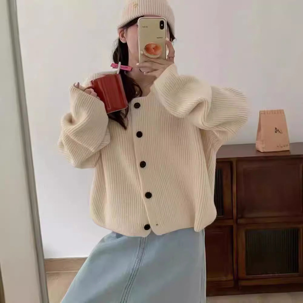 Thick knit jacket for women with button closure and wide sleeves Lune London