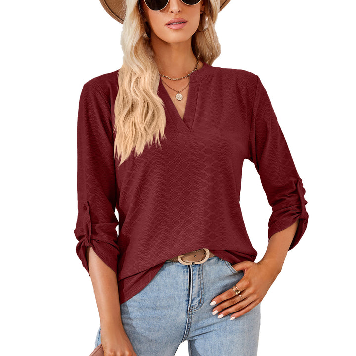 Top woman with V-neck and trendy ruffle details Lune London