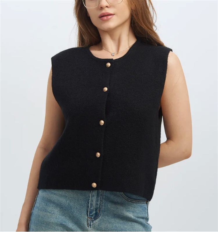 Knitted cardigan for women with refined buttons Lune London