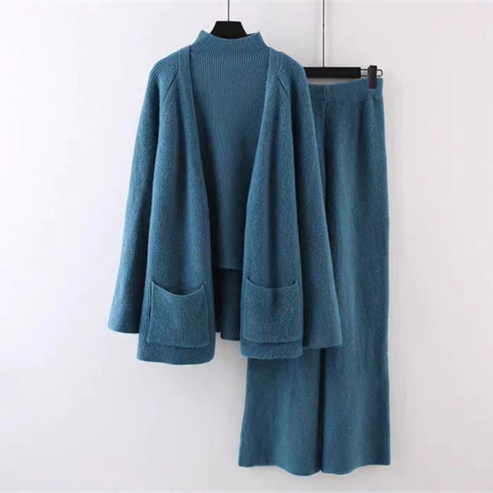 Cozy knit set for women with a wide cardigan and comfortable pants Lune London