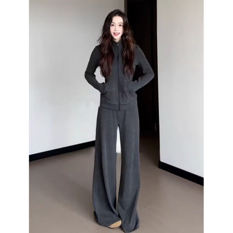 Women's Sporty Fleece Tracksuit Set with Loose Fit and High Collar Chic & Stil