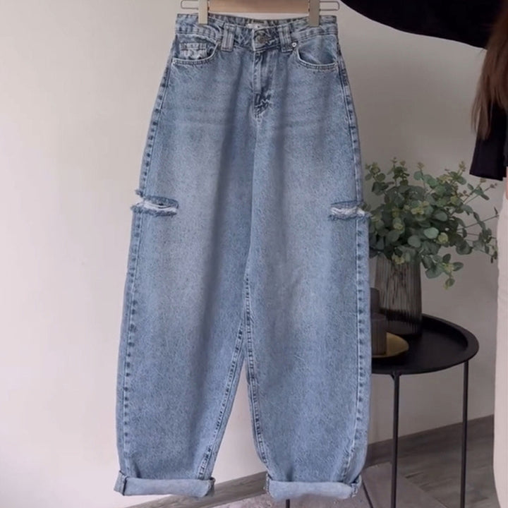 Casual Women's Baggy Jeans with Ripped Details Lune London