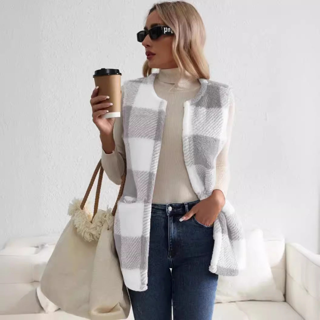 Ladies soft vest with side pockets and modern check pattern Lune London