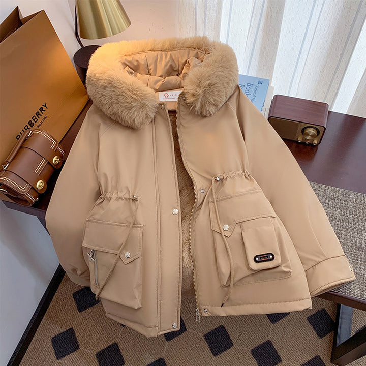 Lady winter coat with removable faux fur collar and practical pockets Lune London