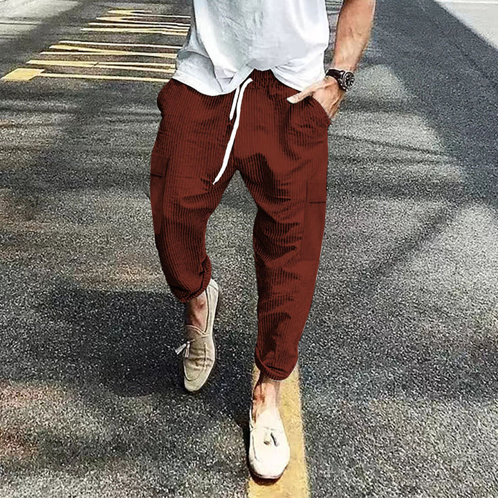 Cargo jogger pants for men with practical side pockets and comfortable fit Lune London
