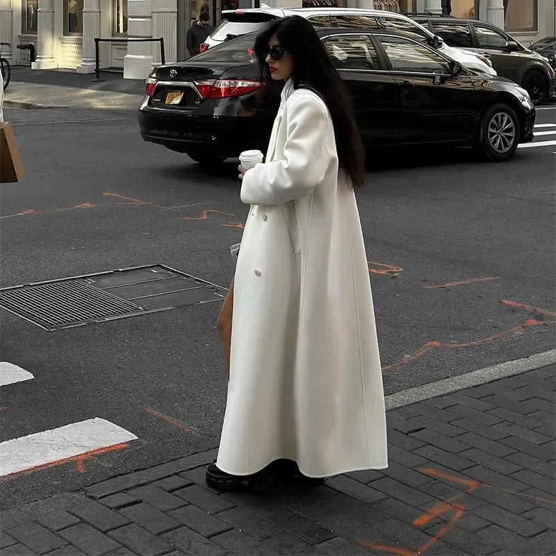 Women Elegant and Fluid Wide Pants with Matching Blazer Lune London