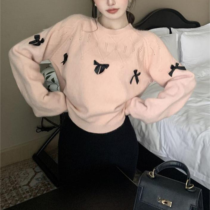 Pull confortable pour femmes avec des appliqués en nœud ludiques Chic & Stil