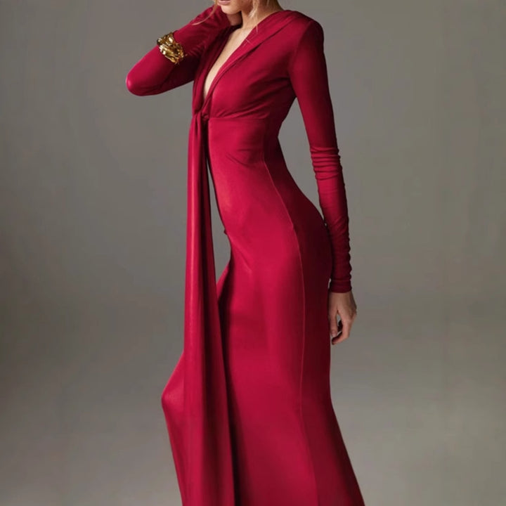 Ladies Elegant Maxi Dress with Long Sleeves and Refined Bow Detail and Chic Sculpting Design
