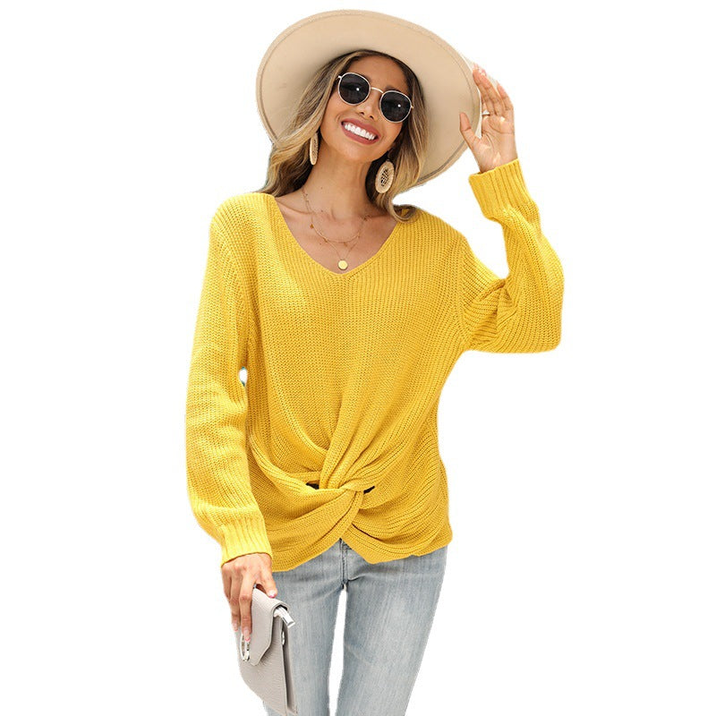 Casual knitted sweater for women with a modern knot design and V-neck Lune London