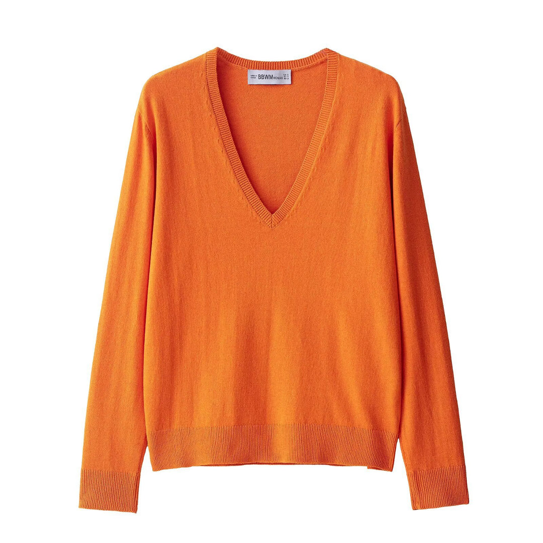 Women elegant V-neck sweater in high-quality cotton blend Chic and Style