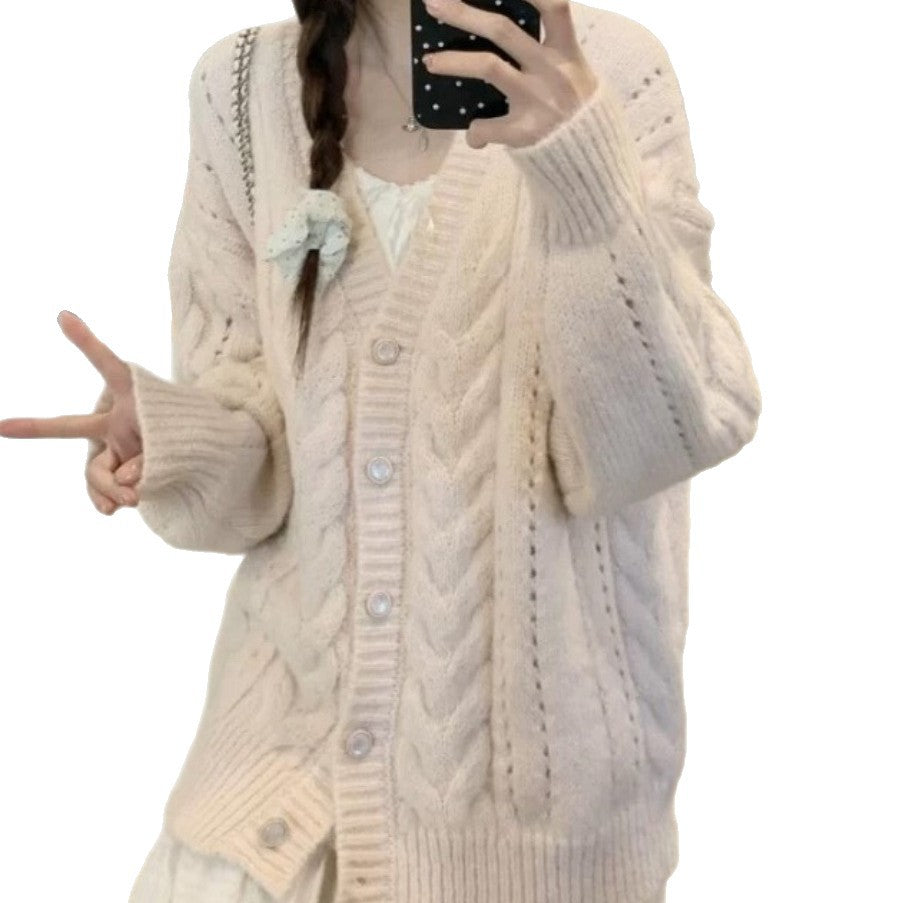 Ladies' knit jacket with cable pattern and button closure Lune London