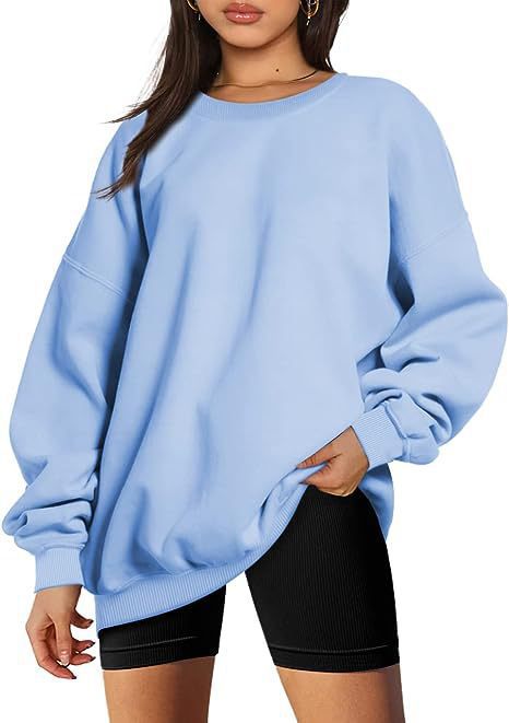 Oversized sweatshirt for women with raglan sleeves and soft lining Lune London