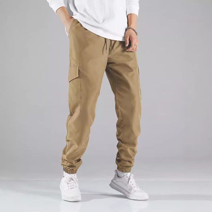 Casual cargo pants for men with elastic waist and practical side pockets Lune London
