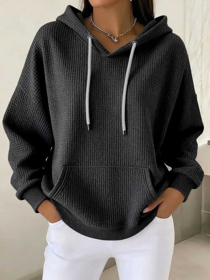 Hoodie de loisirs pour femmes en matériau texturé Chic & Stil