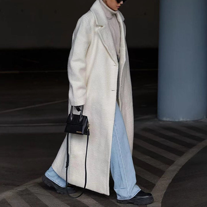 Elegant and warm wool coat for women with a slim fit Lune London