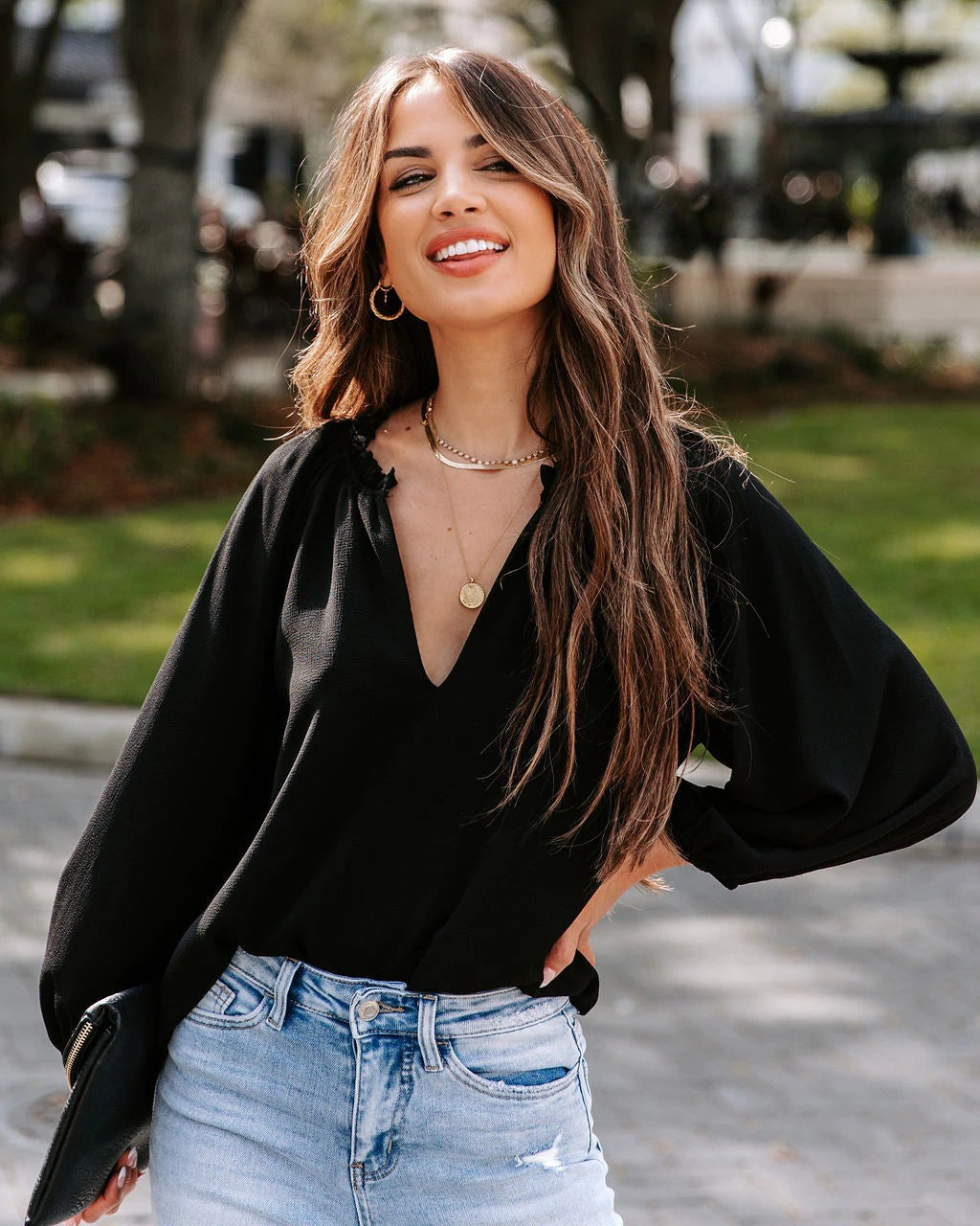 Women’s blouse with V-neck and wide sleeves Chic and Style