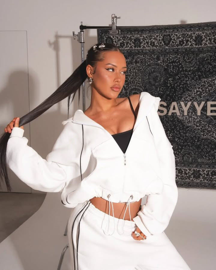 Oversized sports jacket set for women and wide jogger pants Lune London