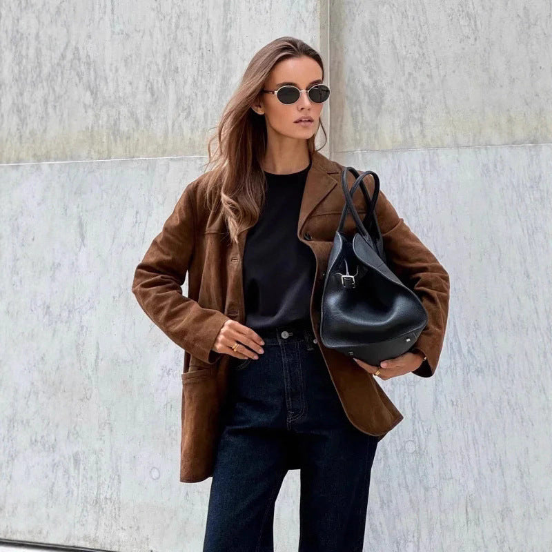 Elegant suede jacket for women with a practical cut Lune London