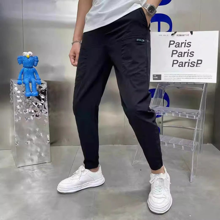 Leisure pants for men with practical pockets and elastic waistband Lune London