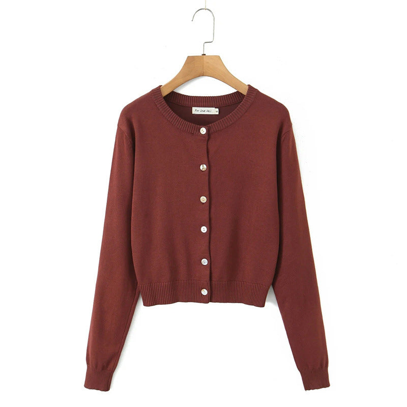 Ladies durable cardigan with button closure and round neckline Lune London